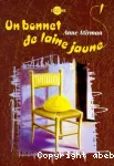 Un bonnet de laine jaune